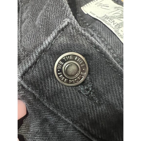 Free People Mid Rise Baggy Distressed Black Fray Straight Leg Jeans Size 26 - Picture 13 of 14